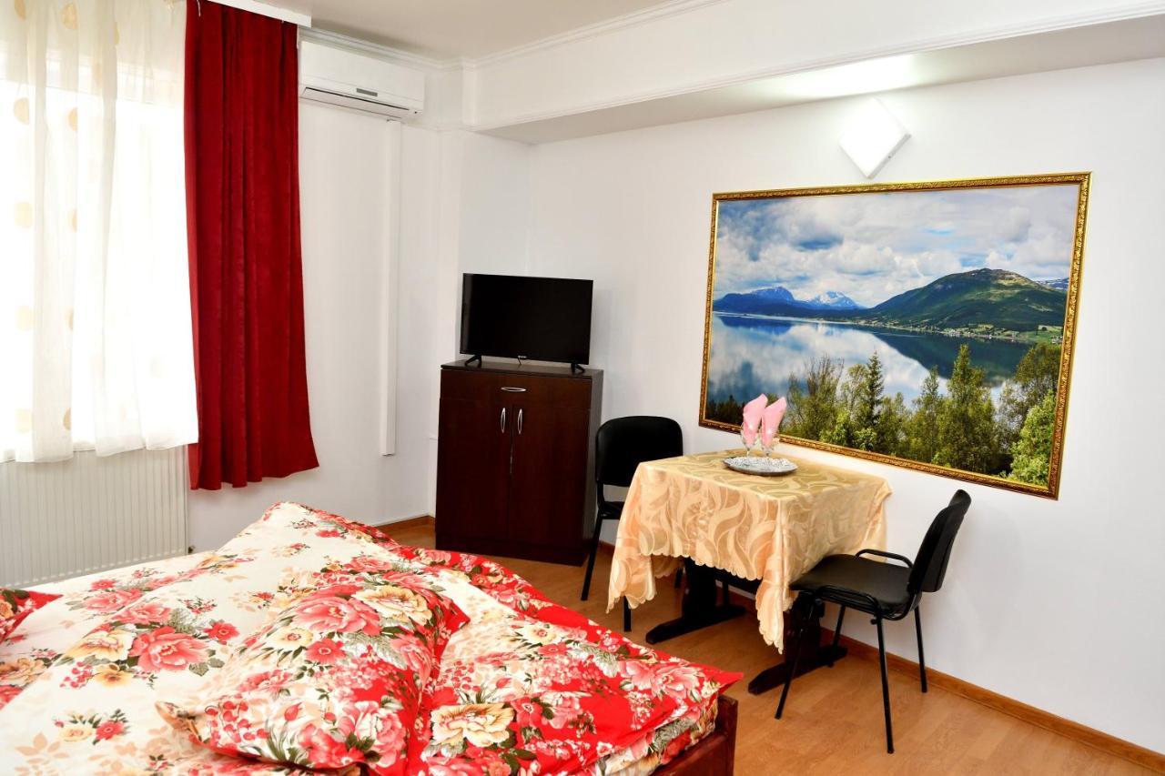 Hostel Casa Simescu I Caransebeş Exteriér fotografie