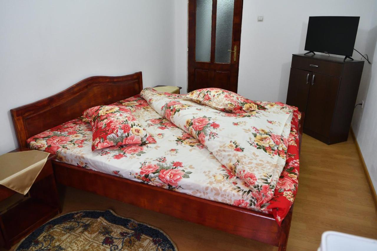 Hostel Casa Simescu I Caransebeş Exteriér fotografie
